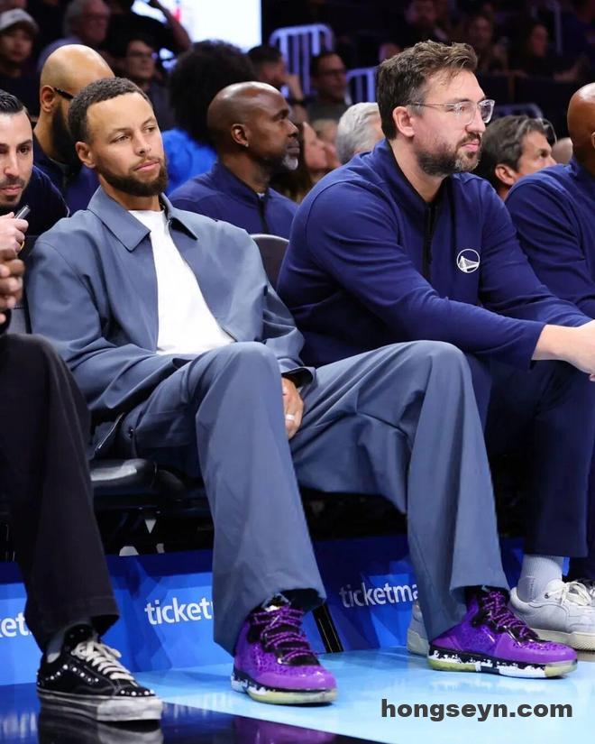 nimg-531 一年怒亏2个亿,库里和安德玛的“孽缘”